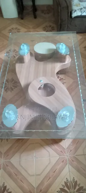 Iam Selling Coffee Table