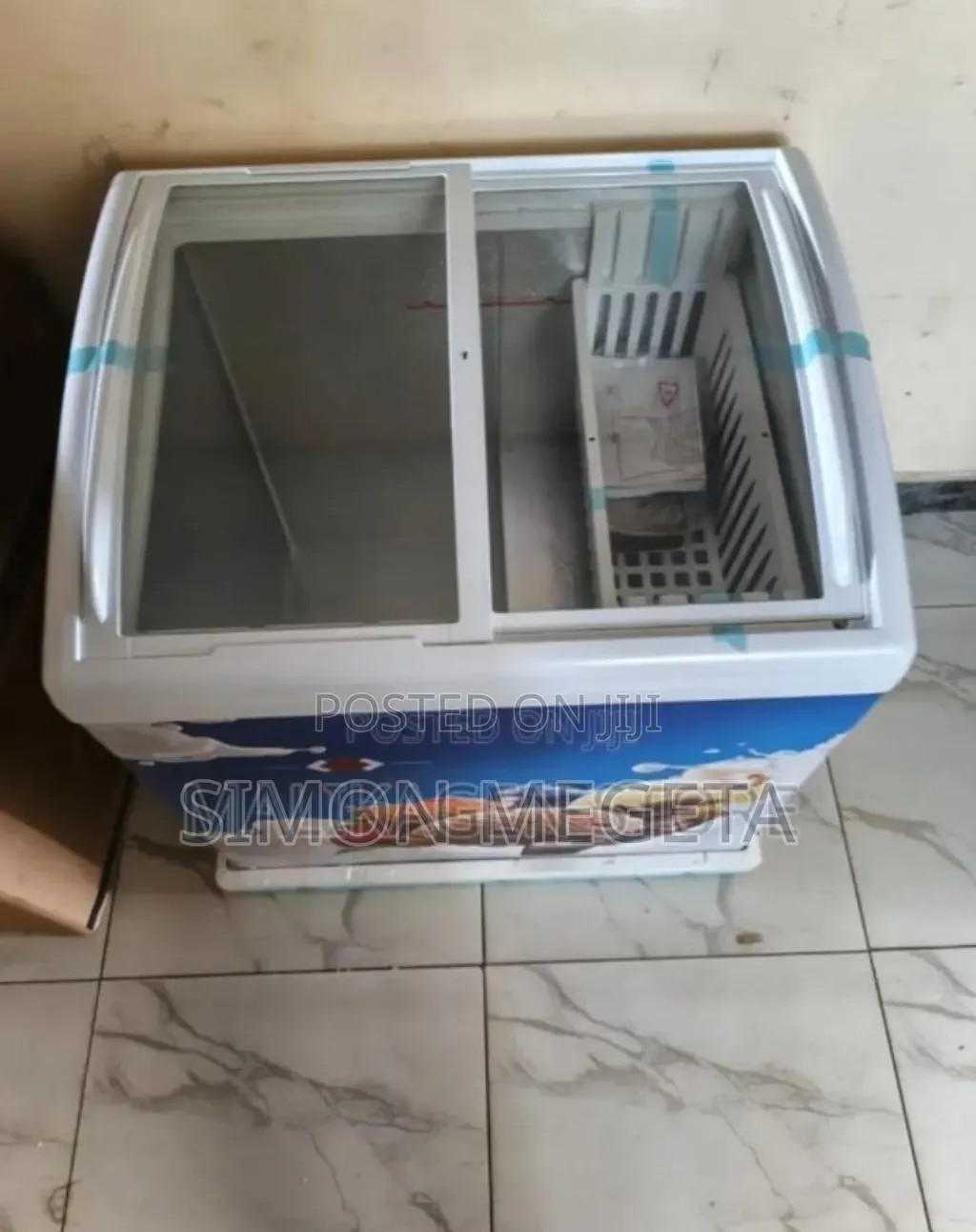 With Two Sided .Tlac 256l Freezer