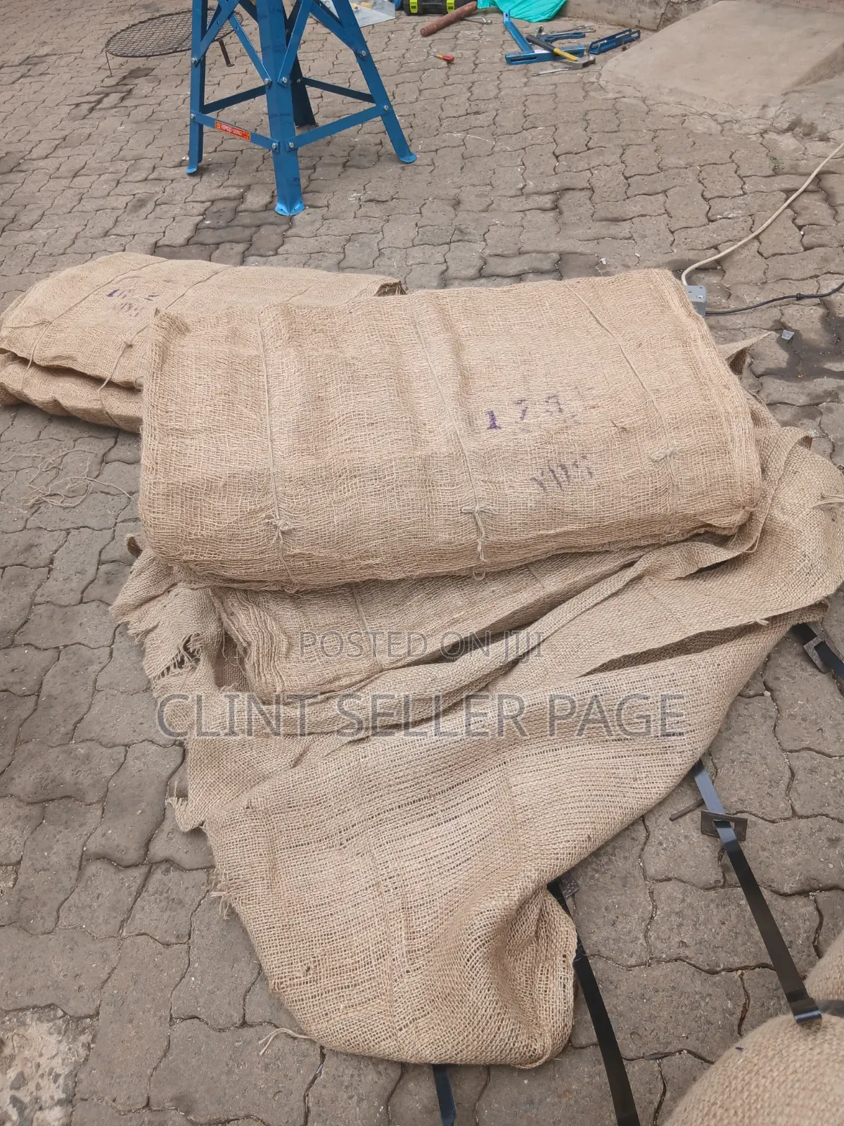 Jute Hessian Webbing Cloth Available