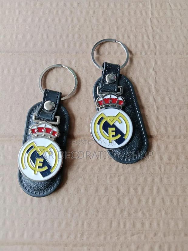 1pc Generic Real Madrid Football Metal Key Chain