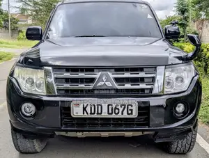 Mitsubishi Pajero 2013 Black