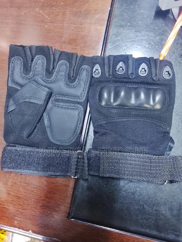 Imported Black Half Tactical Gloves With Nuckle - thumbnail 2