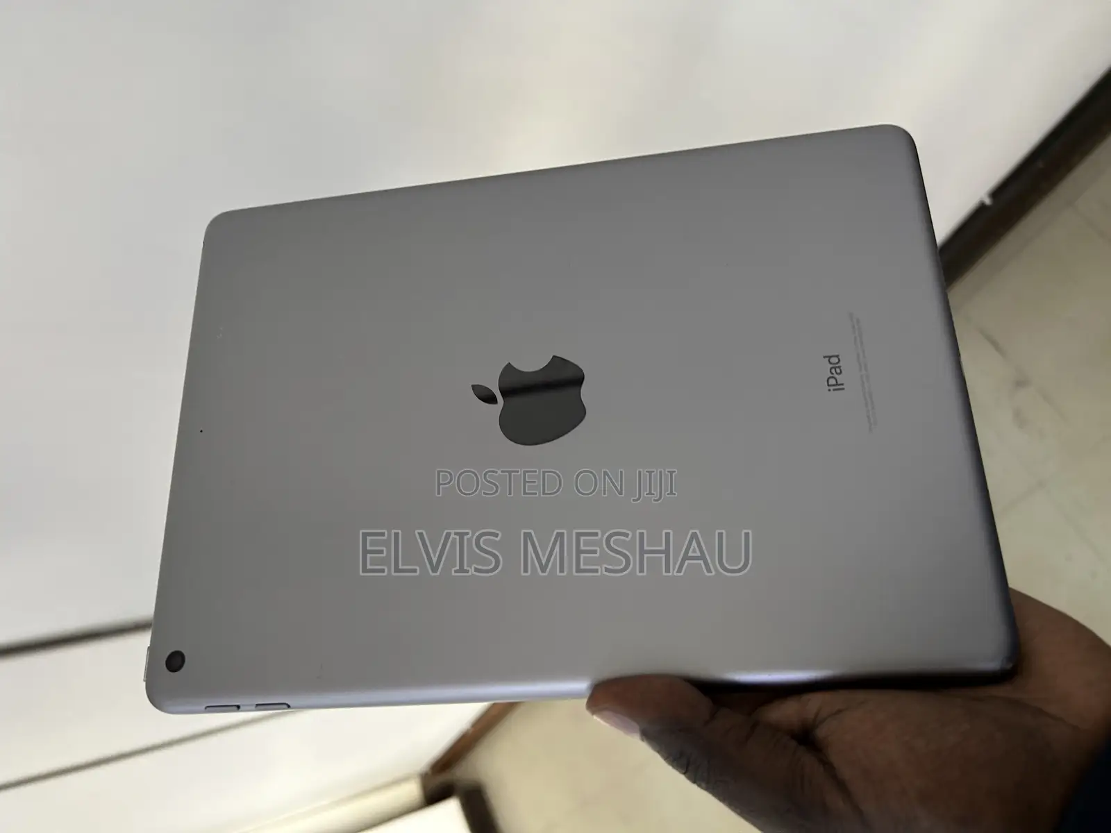 Apple iPad 9.7 128 GB Gray