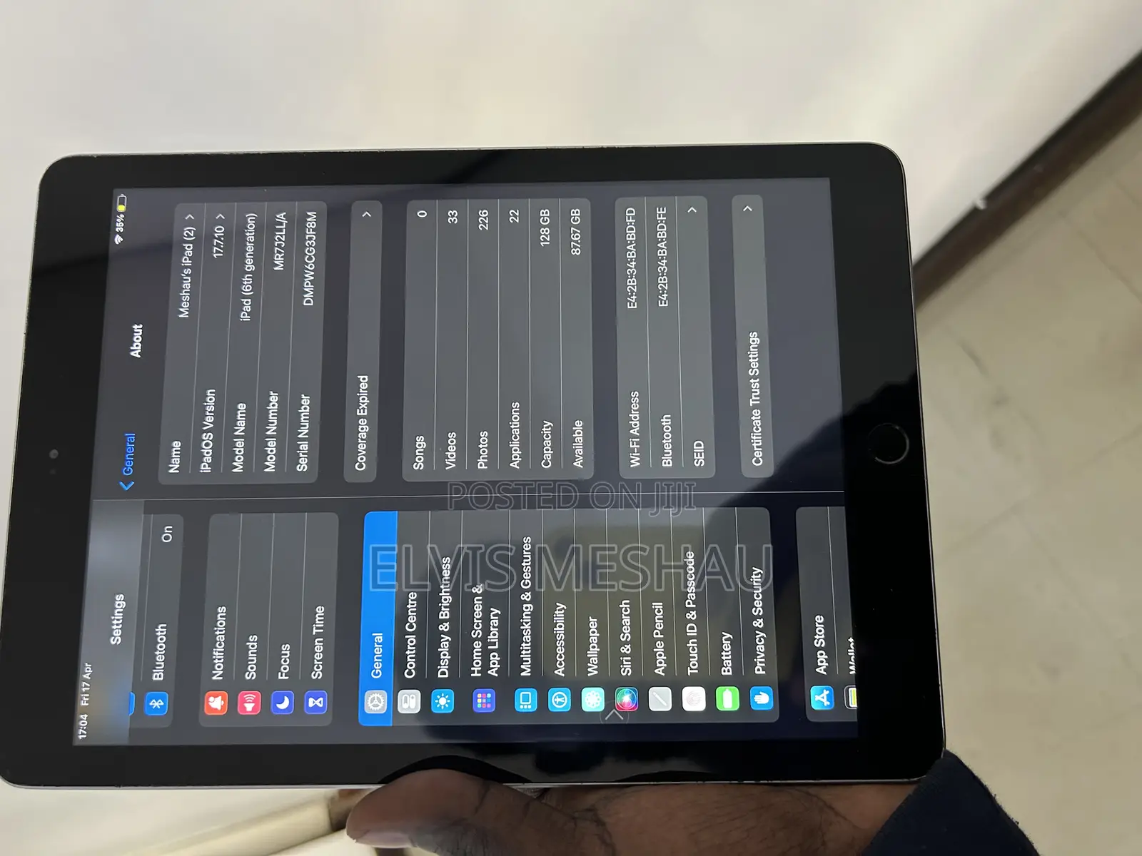 Apple iPad 9.7 128 GB Gray