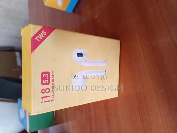 I18 Earpods
