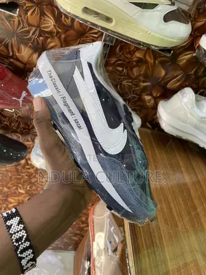 Nike Saccai