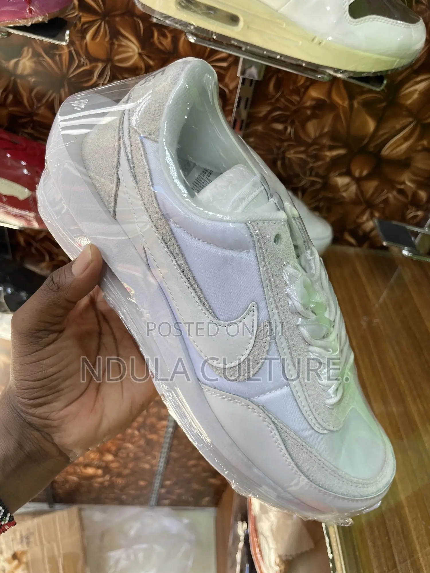 Nike Saccai