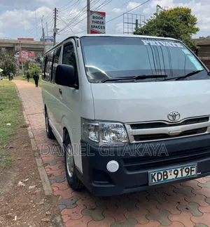 Toyota HiAce 2014 White