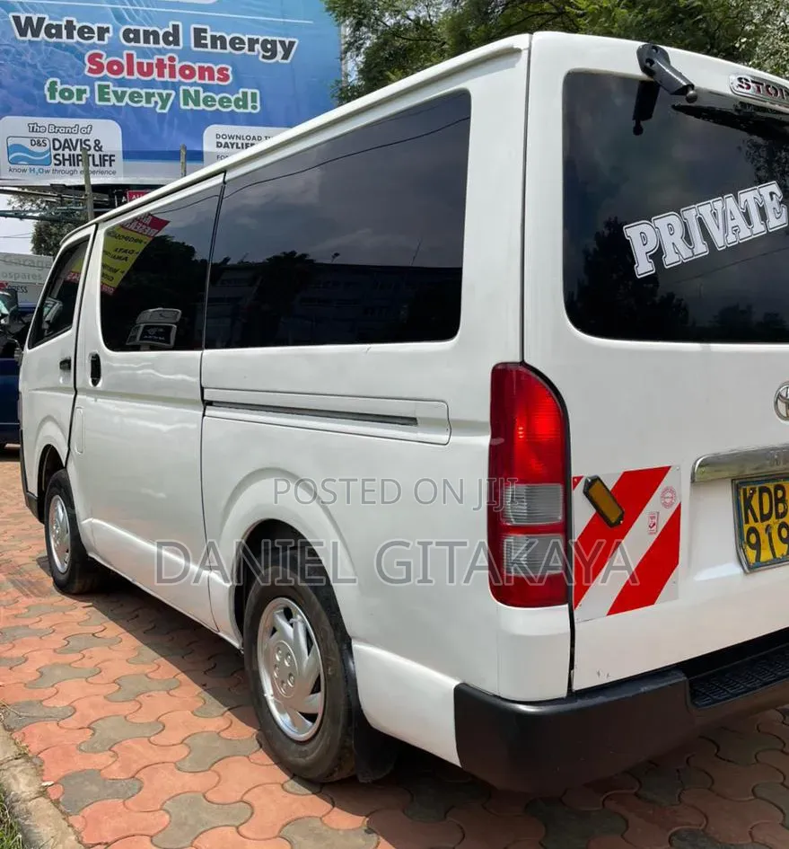 Toyota HiAce 2014 White
