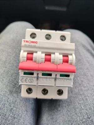 Tripple Pole Isolator 125a