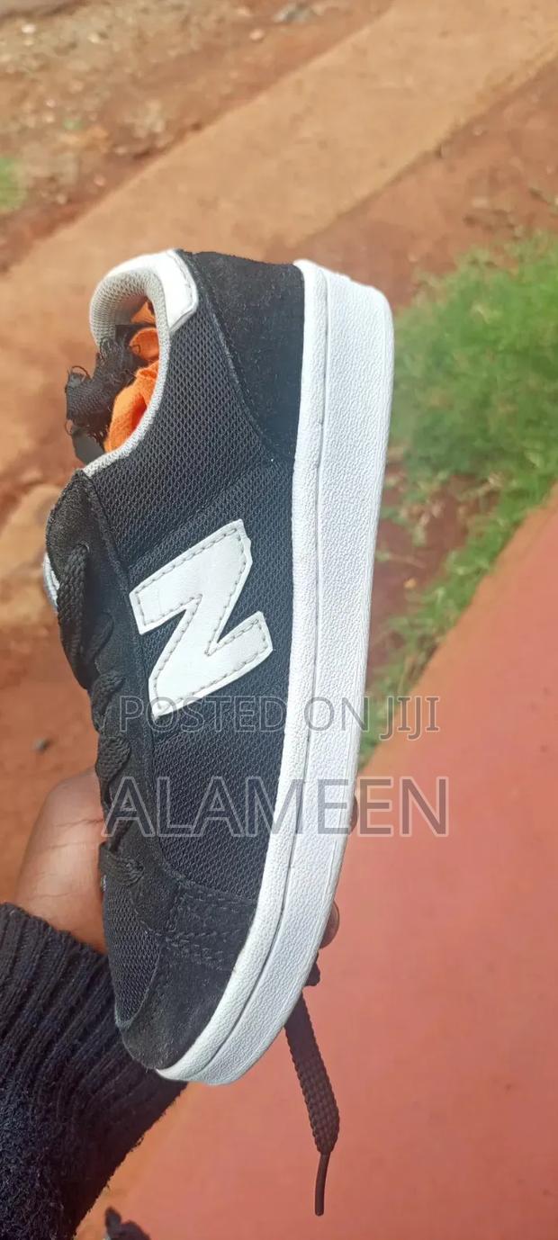 Nova Sneakers - main view