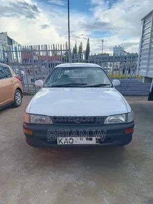 Toyota Corolla 2001 White