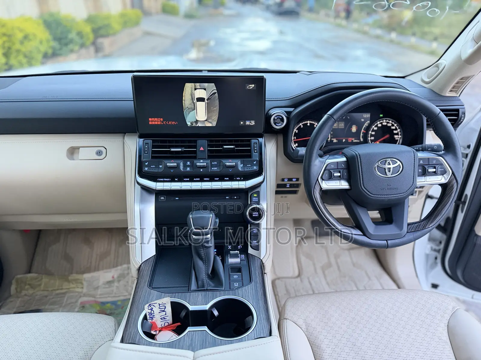 Toyota Land Cruiser LC300 2023 White