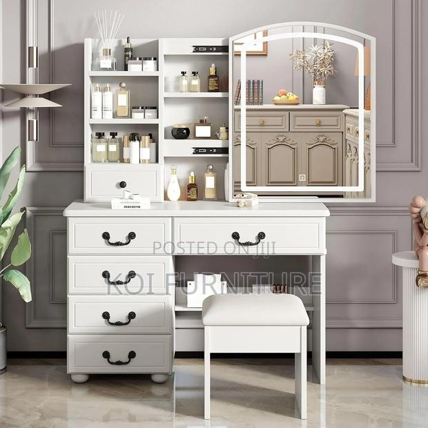 Dressers; White Elegant Home Bedroom Dressing Vanity Set