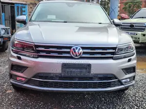Volkswagen Tiguan 2.0T S AWD 4MOTION 2019 Beige