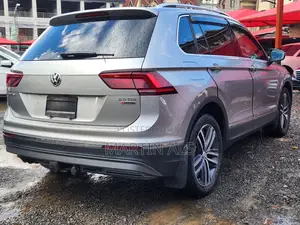 Volkswagen Tiguan 2.0T S AWD 4MOTION 2019 Beige