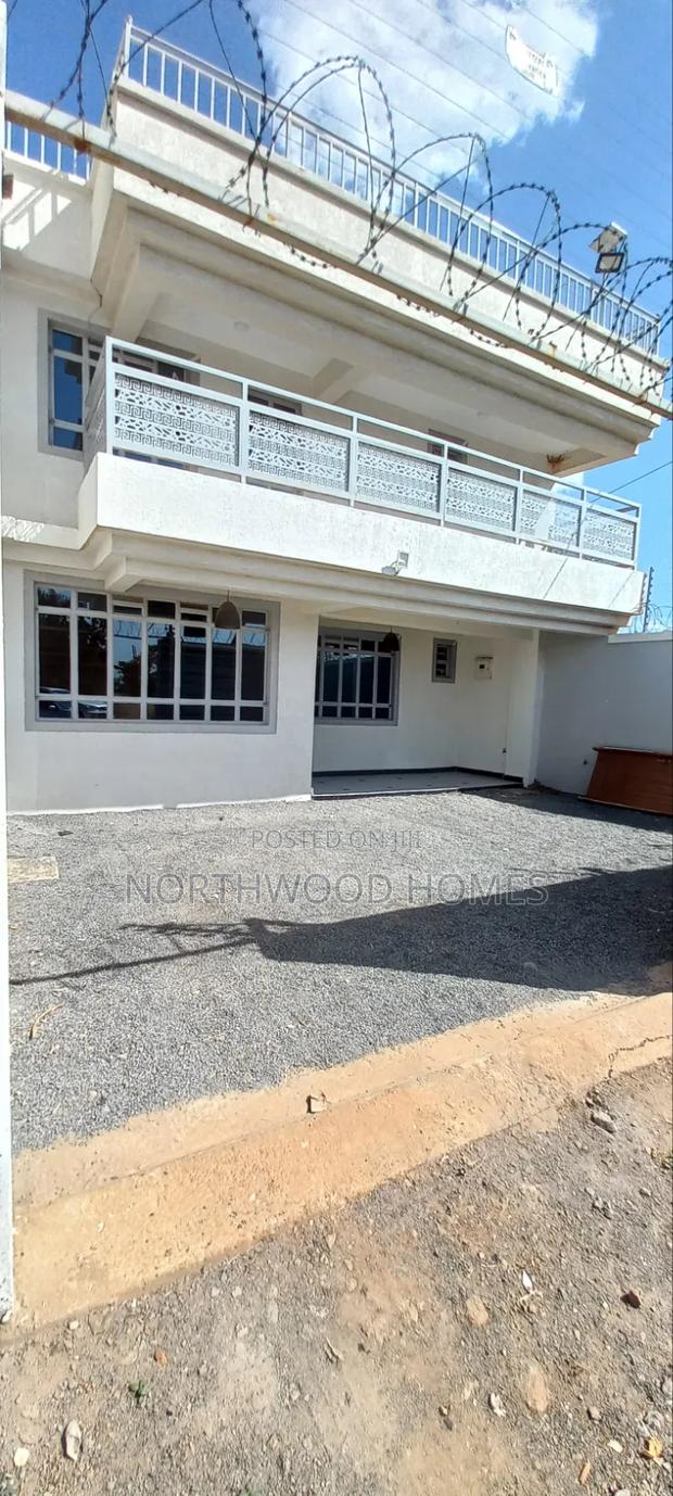 4bdrm Mansion in Kamakis for sale