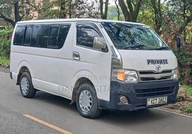 Toyota HiAce 2013 White