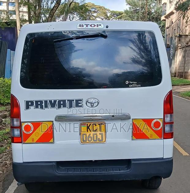 Toyota HiAce 2013 White - thumbnail 2