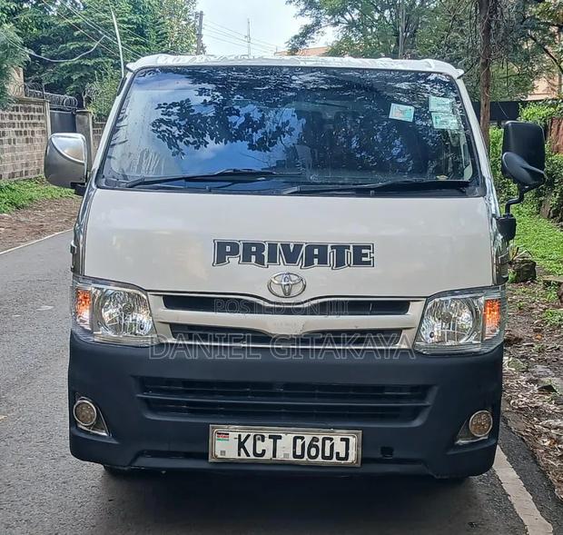 Toyota HiAce 2013 White - thumbnail 3