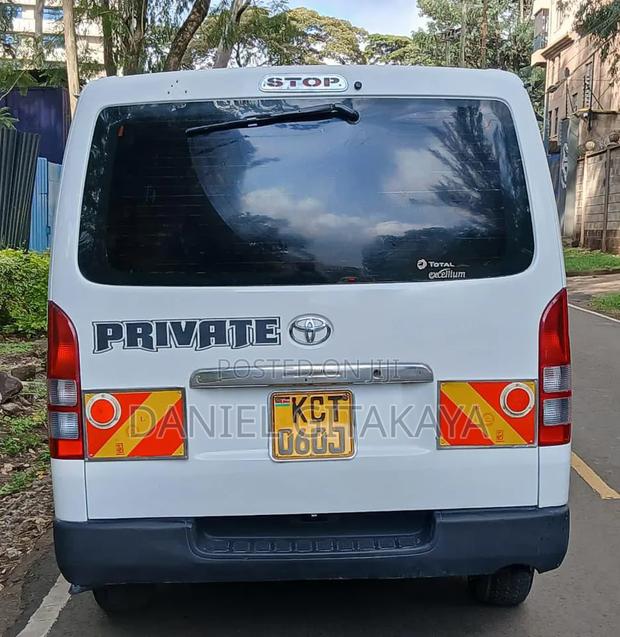 Toyota HiAce 2013 White - thumbnail 4