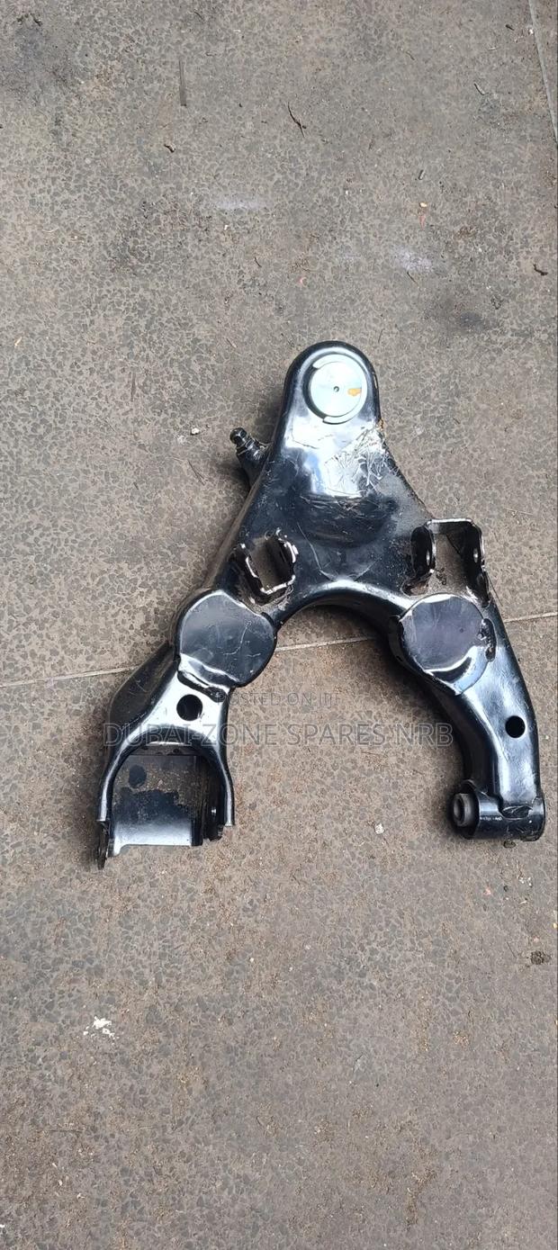 Lower Upper Control Arms Vx 100-Series. - thumbnail 3