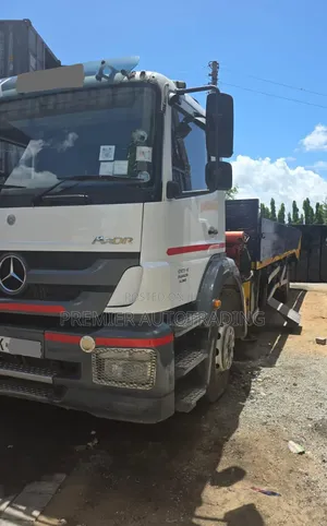 Clean Axor Mp3 8wheeler With 7 Ton Crane