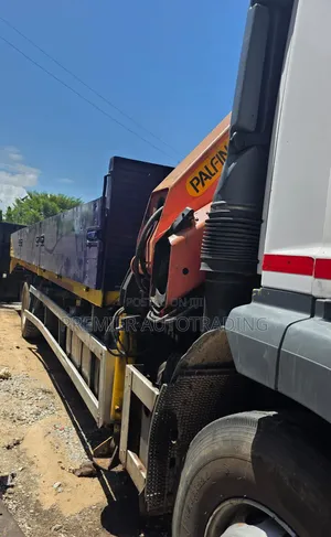 Clean Axor Mp3 8wheeler With 7 Ton Crane