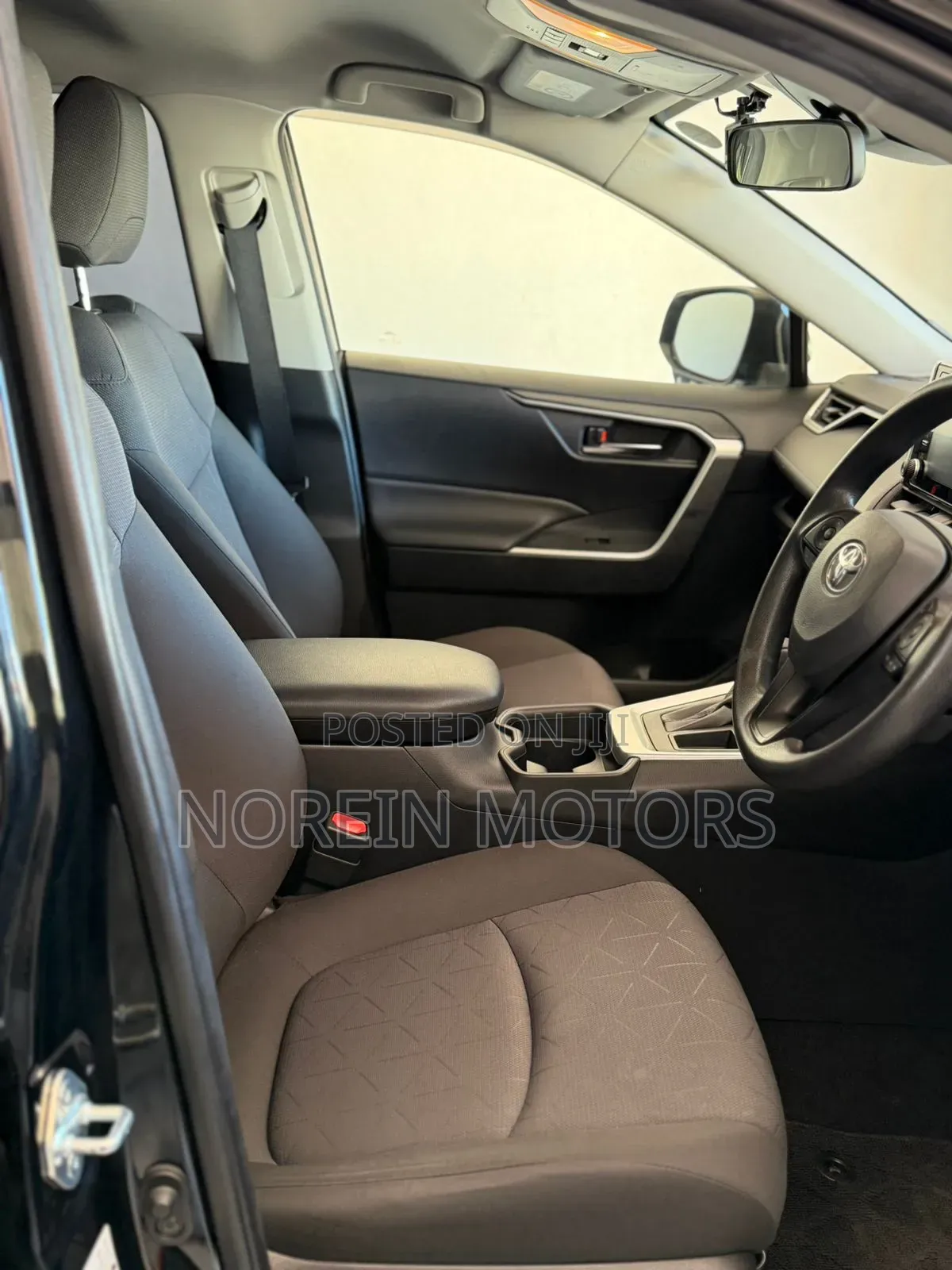 Toyota RAV4 2021 Gray