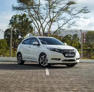 Honda Vezel 2017 White