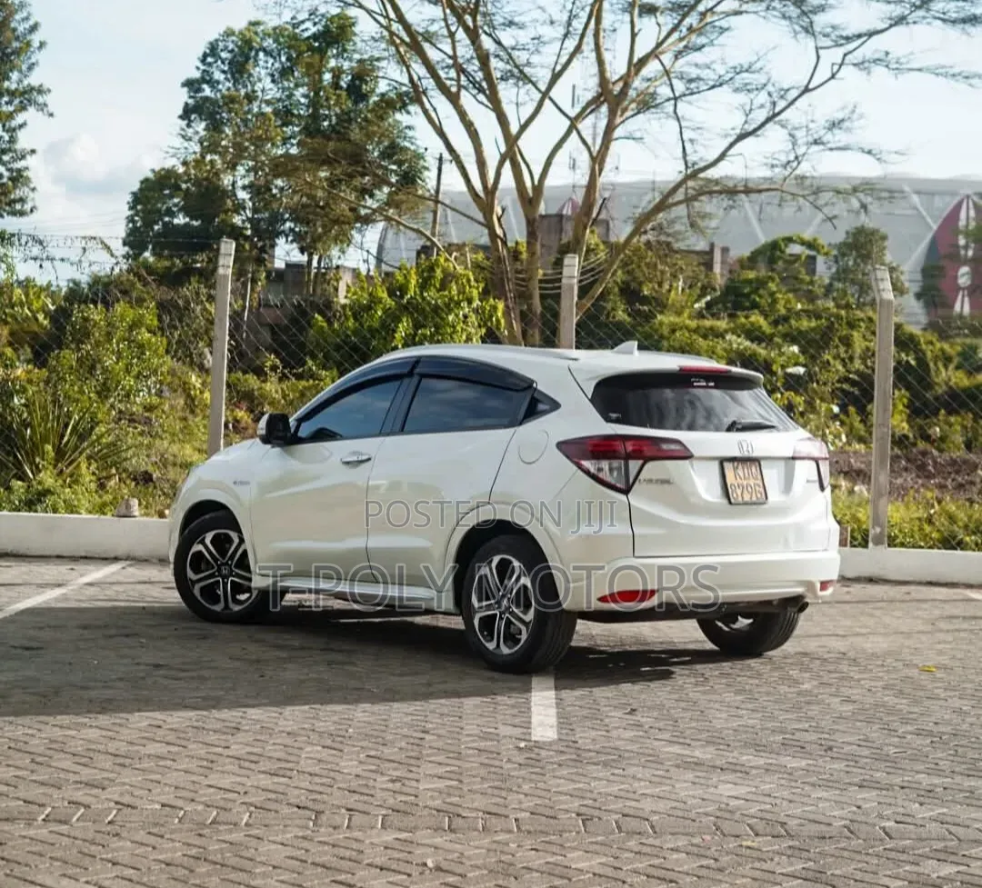 Honda Vezel 2017 White