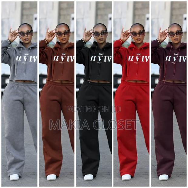 Trendy Ladies 2-Piece Set – Crop Hoodie Wide-Leg Sweatpants - main view