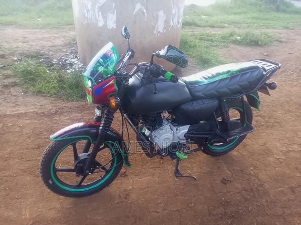 New Bajaj Boxer 150 UG 2023 Red