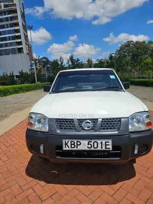 Nissan Hardbody 2013 White
