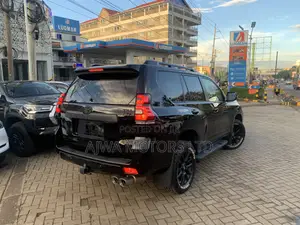 Toyota Land Cruiser Prado 2.8 2023 Black