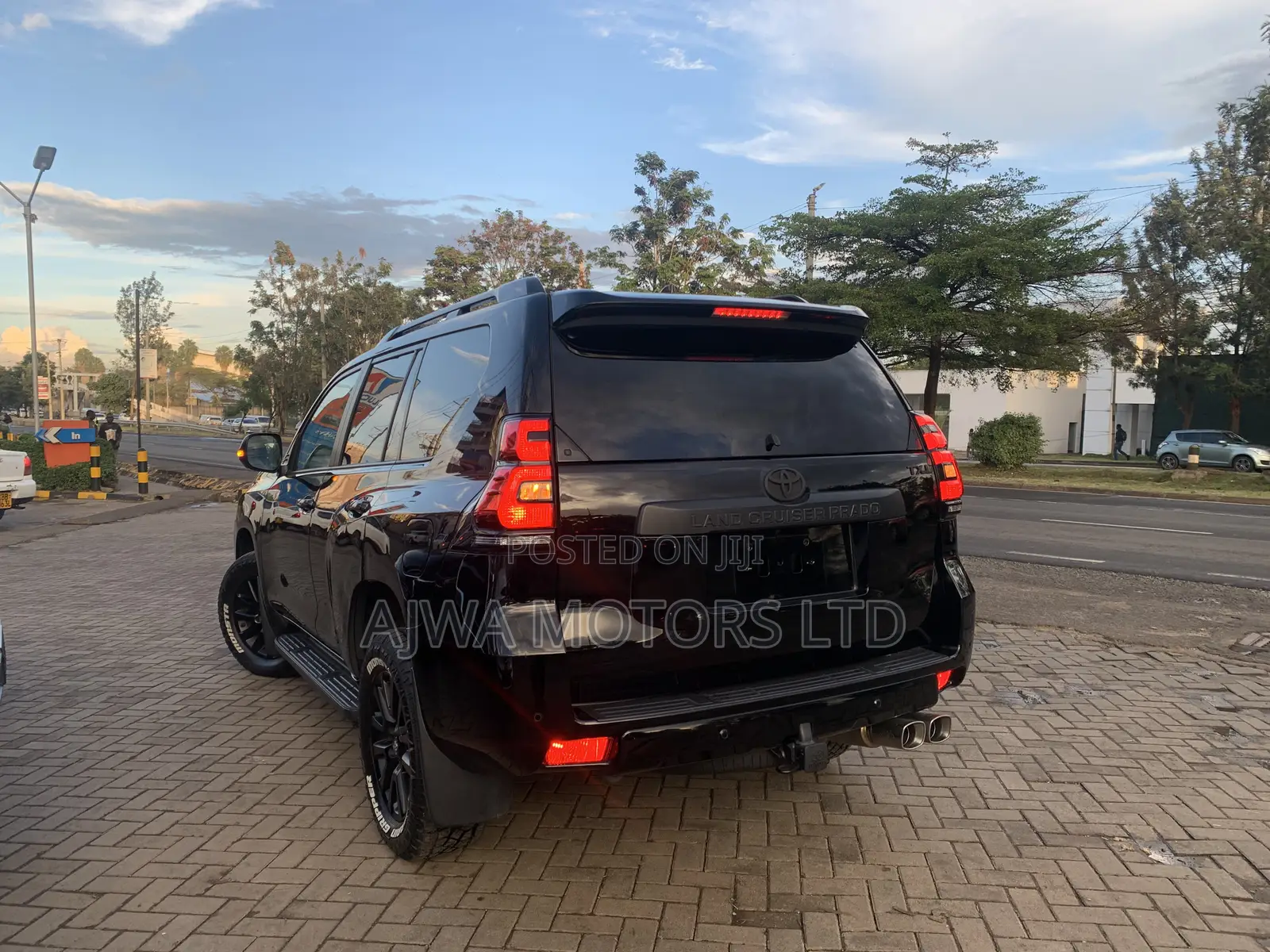 Toyota Land Cruiser Prado 2.8 2023 Black