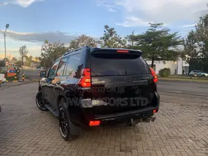 Toyota Land Cruiser Prado 2.8 2023 Black
