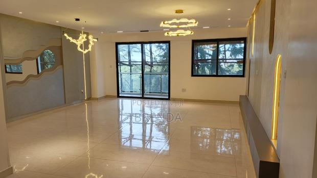 3bdrm Apartment in Westland  for sale