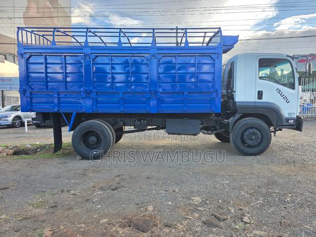 2022 Isuzu FVR 90 - thumbnail 4