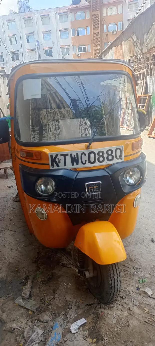 Bajaj RE 2023 Yellow - thumbnail 3
