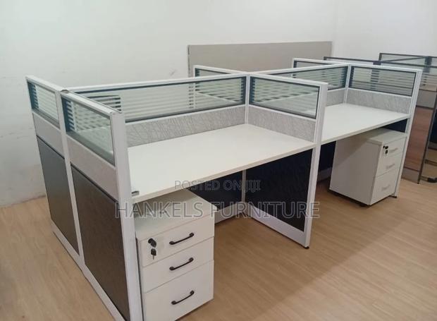 4-Way Workstation for Team Productivity