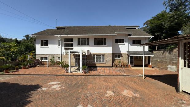 6bdrm Mansion in Riverside Drive for rent - main view