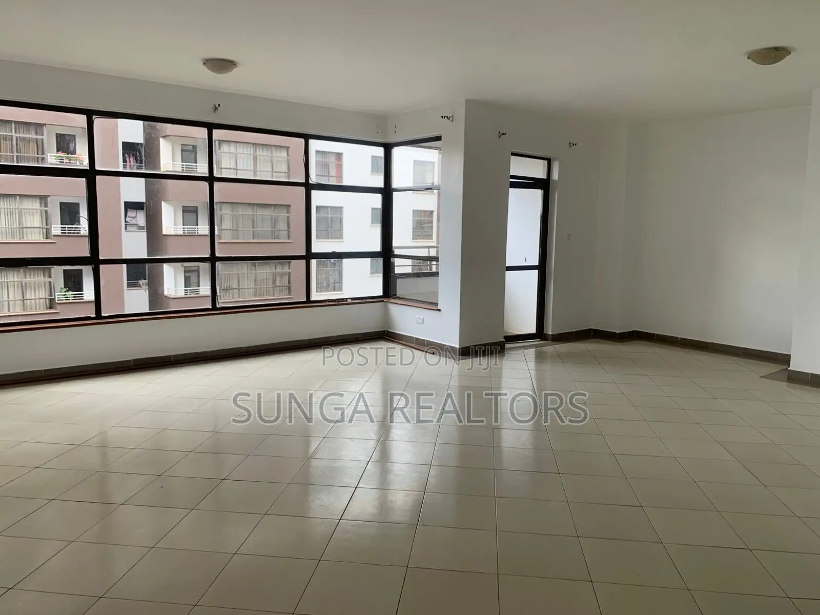 3bdrm Apartment in Mpaka Rd., Raphta Road Area for rent