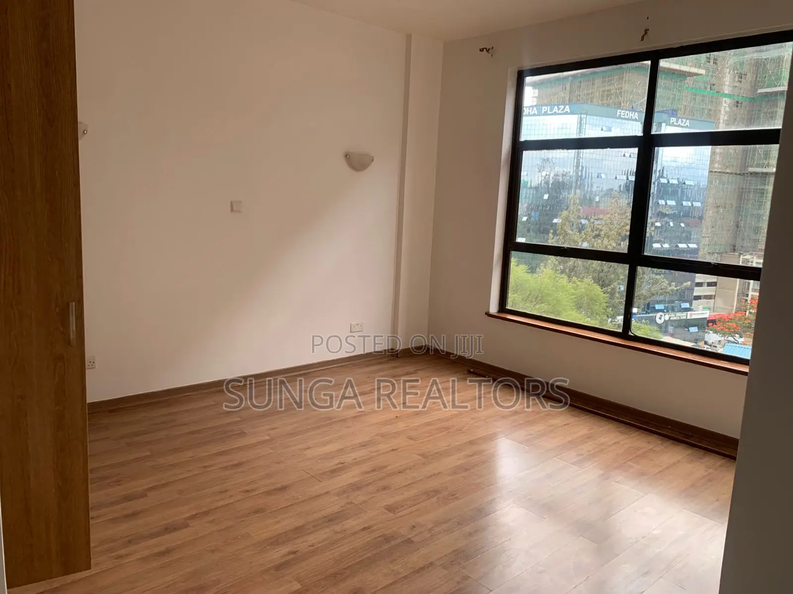 3bdrm Apartment in Mpaka Rd., Raphta Road Area for rent