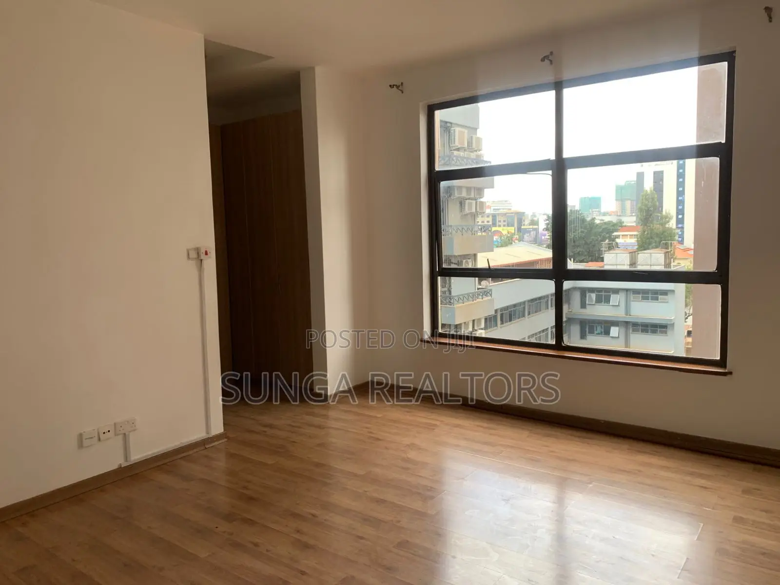 3bdrm Apartment in Mpaka Rd., Raphta Road Area for rent