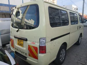 Nissan Caravan (Urvan) 2014 Beige