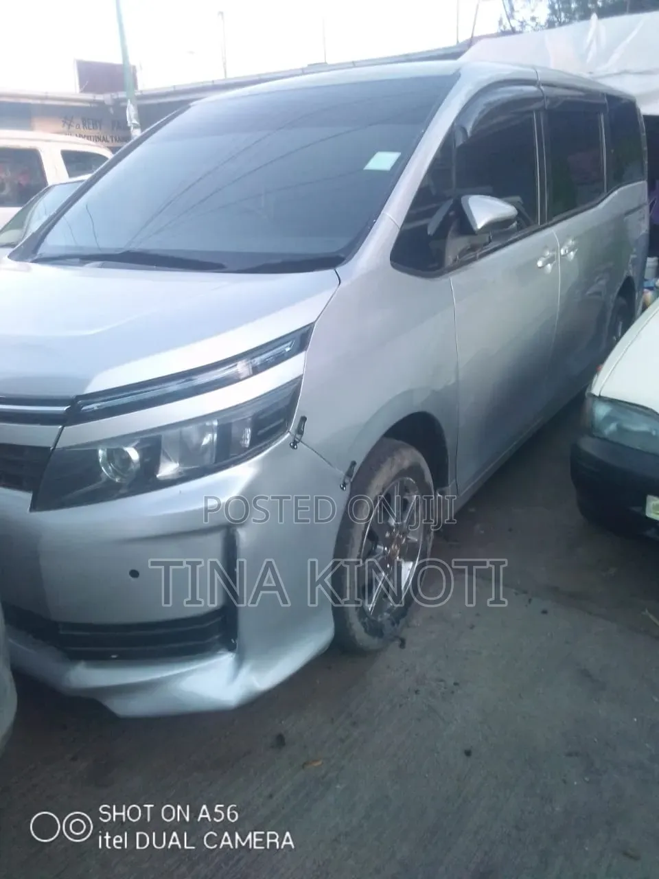 Toyota Voxy 2014 Silver