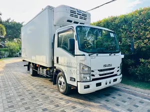 Isuzu NPR Freezer Body
