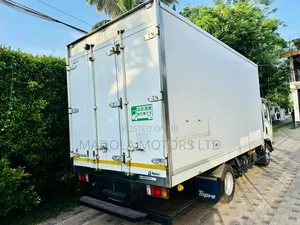 Isuzu NPR Freezer Body