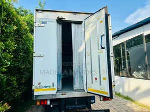 Isuzu NPR Freezer Body